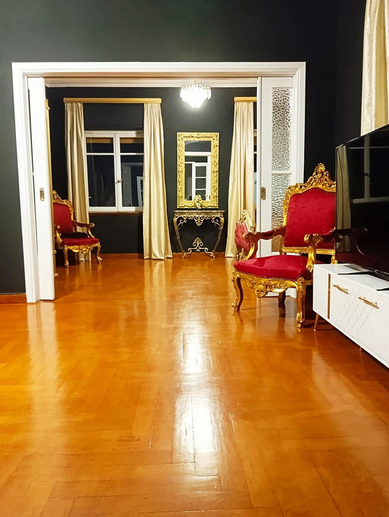 Iris Baroque Apartment エレフシナ エクステリア 写真